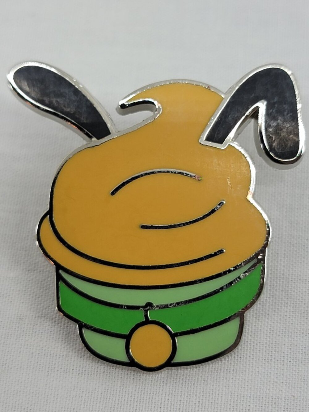 DISNEY Pin Trading ~ Mini Pin Set ~ Character Cupcake ~ Pluto ~ 2017